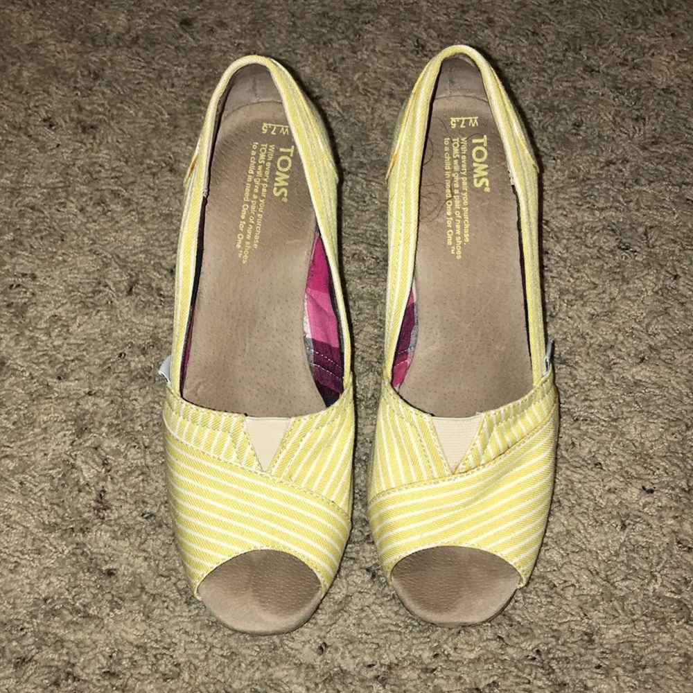 Toms yellow stripe wedges size 7.5